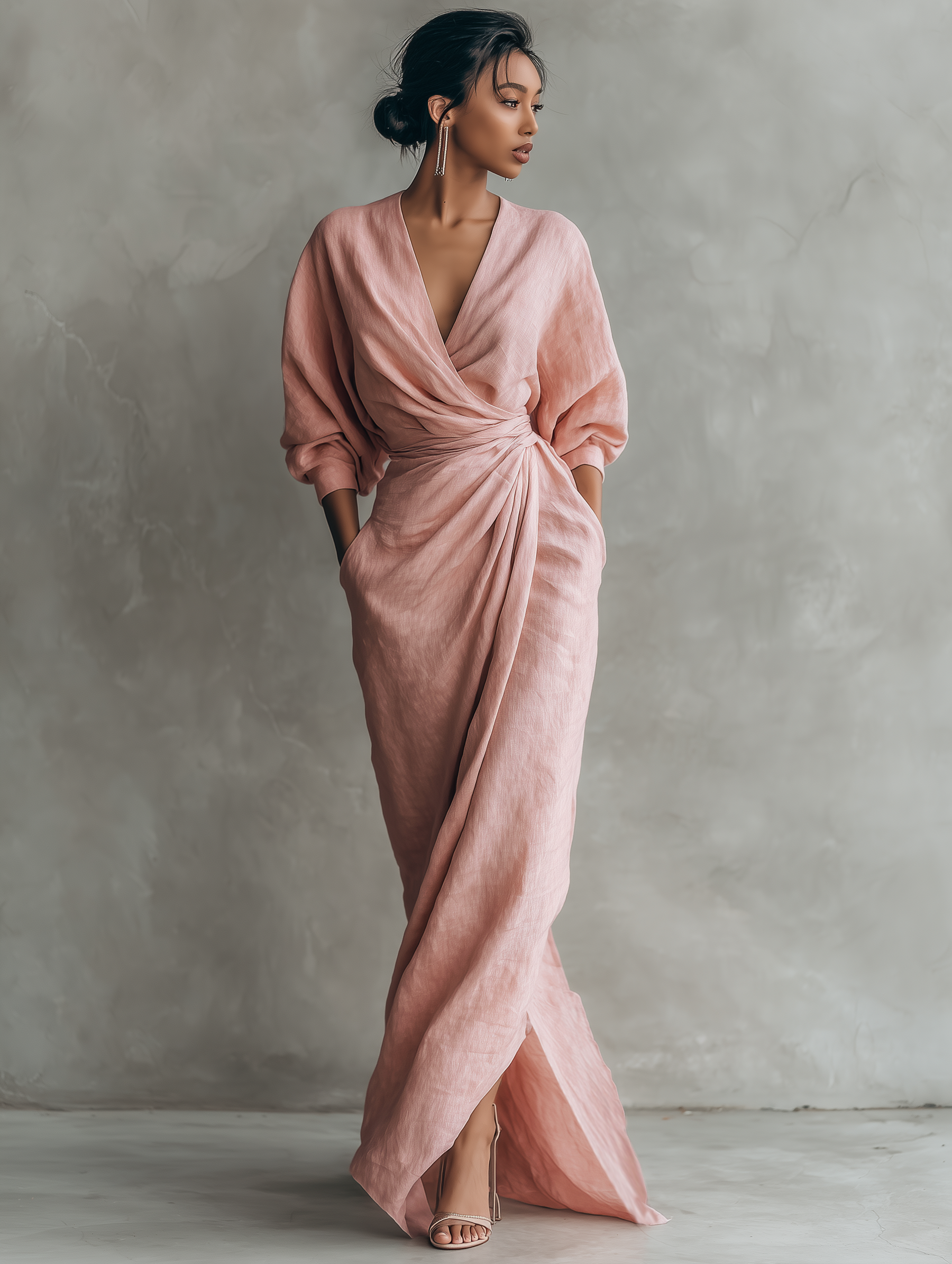 Daria linen dress with a V-neck