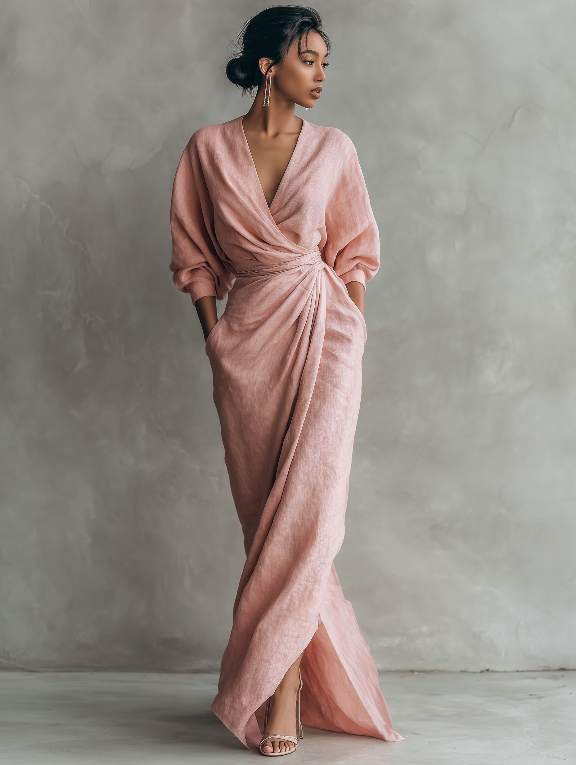 Daria linen dress with a V-neck