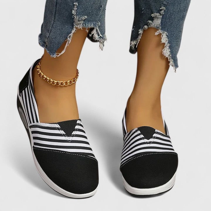 Onóra | Slip-On Walking Sneakers