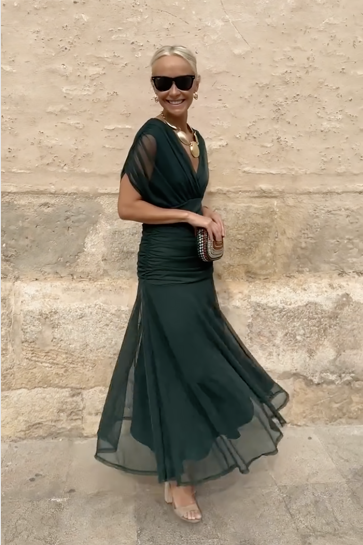 Luisa Dress with V-neck