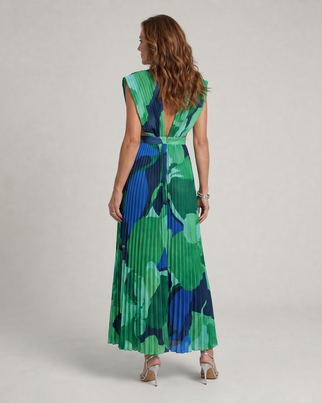 Omnios | Abstract Pleated Cap Sleeve V Neck Midi Dress