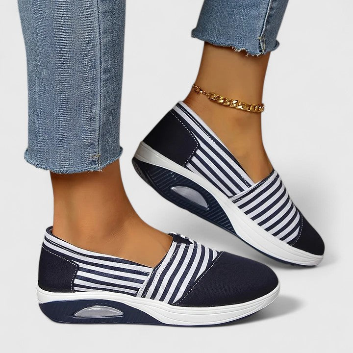 Onóra | Slip-On Walking Sneakers