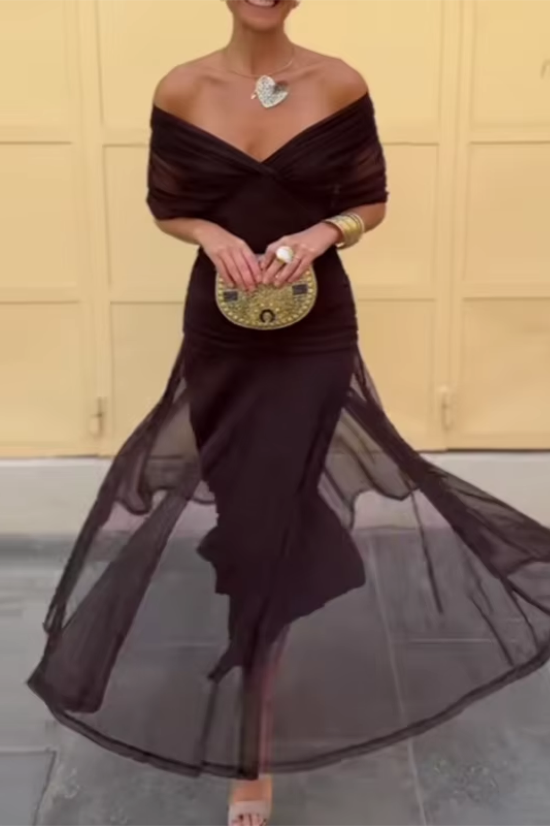 Luisa Dress with V-neck