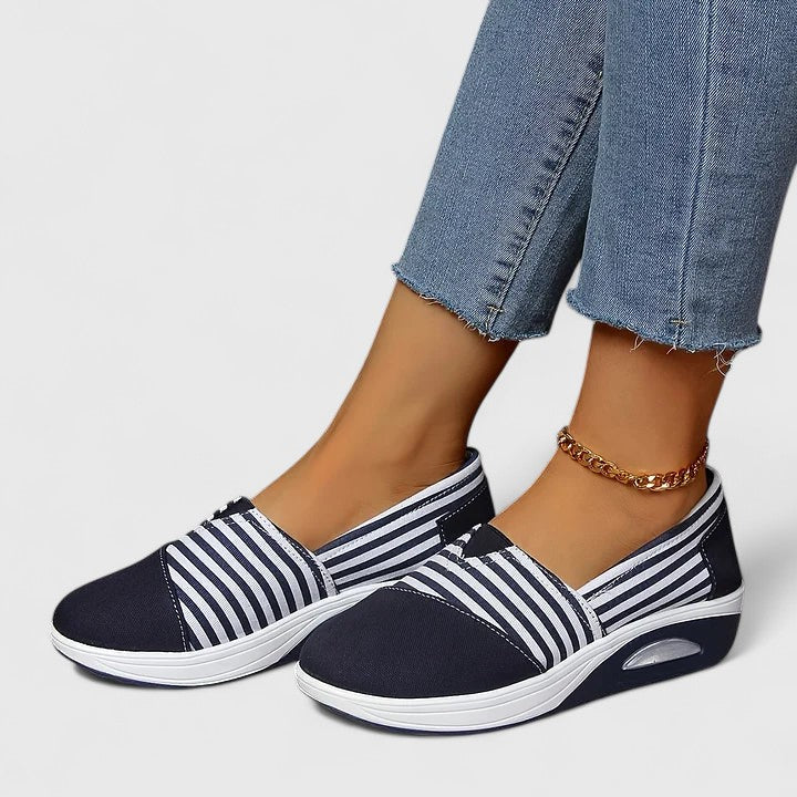 Onóra | Slip-On Walking Sneakers