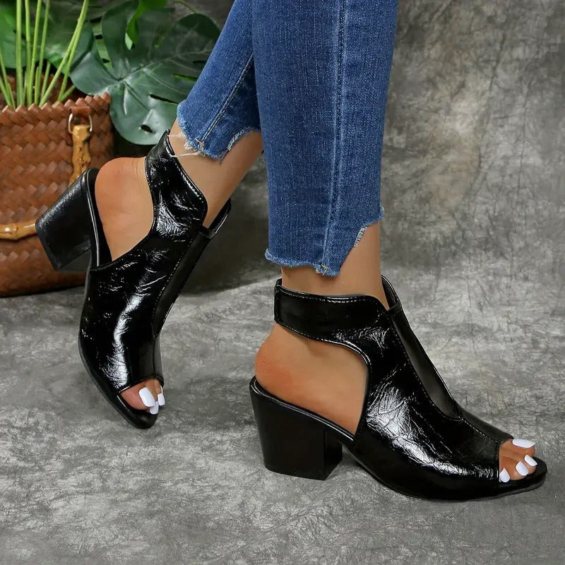 ROMAN SANDALS