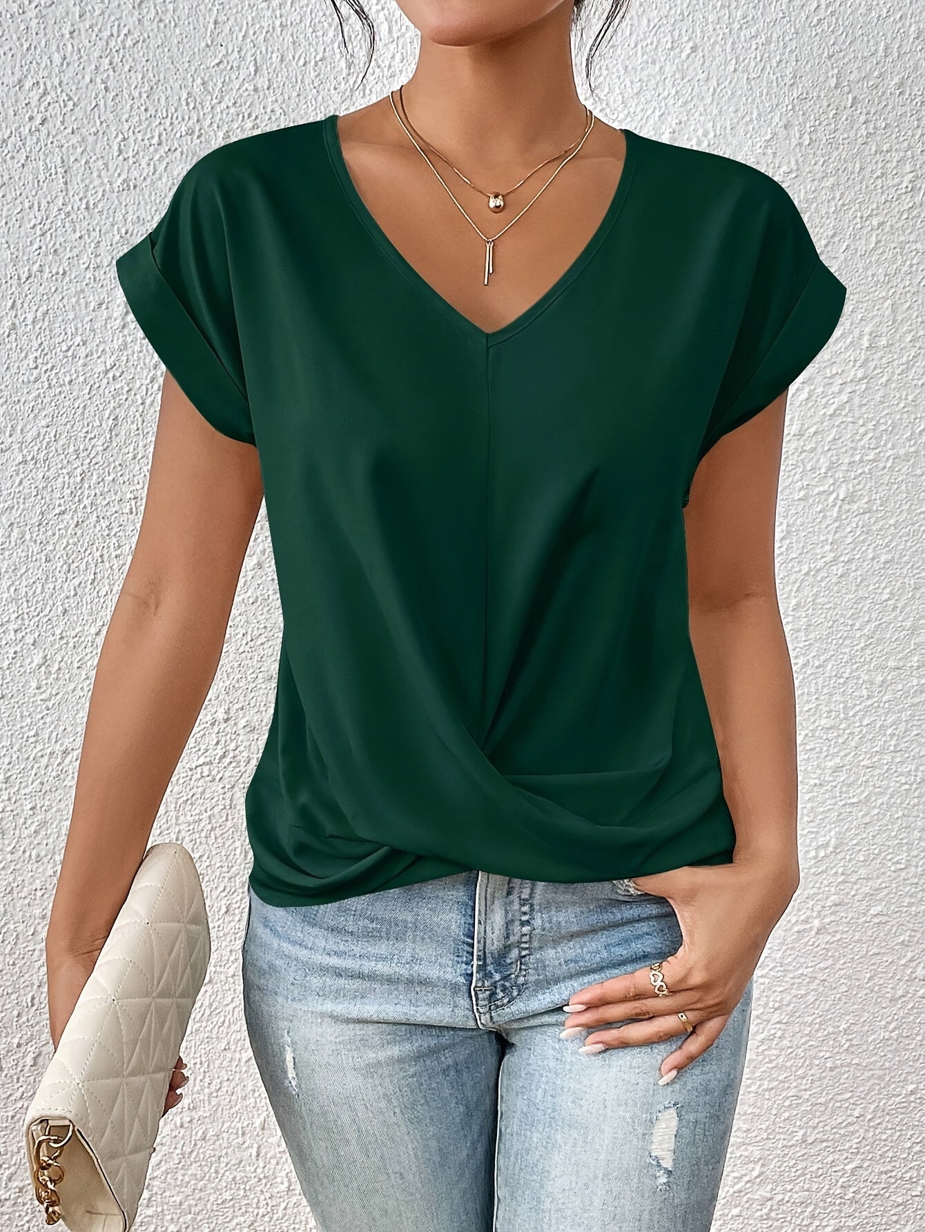 Cleo - Breathable V-neck T-shirt