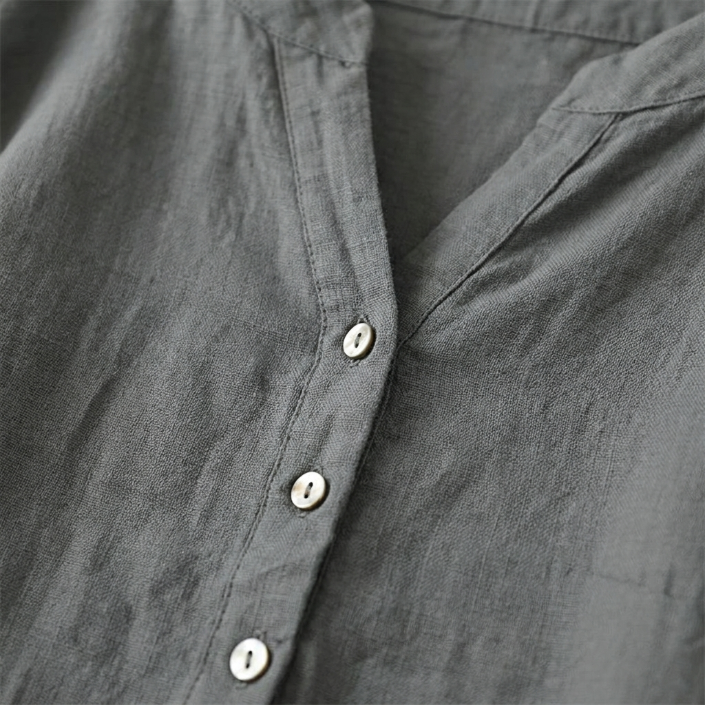 RAVENNA – Women’s Oversized Blouse with V-neck and Buttons