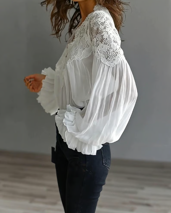 Laceva | Blouse with floral lace and lantern sleeves