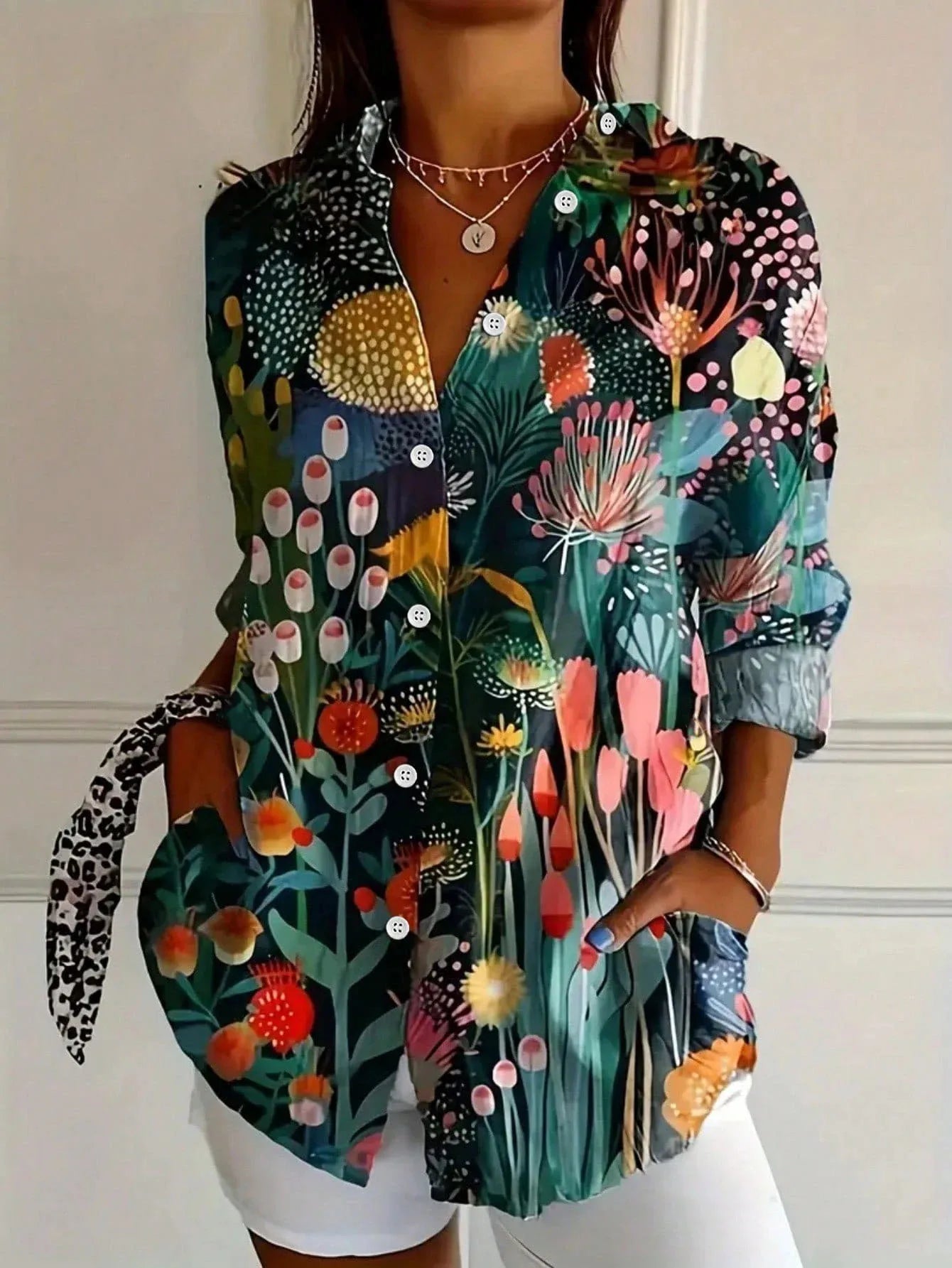 Astrid | Blouse with colorful patterns