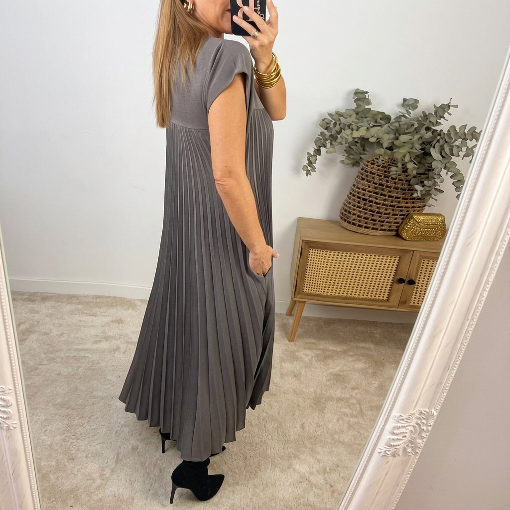 Ana | Timeless Comfort Dress